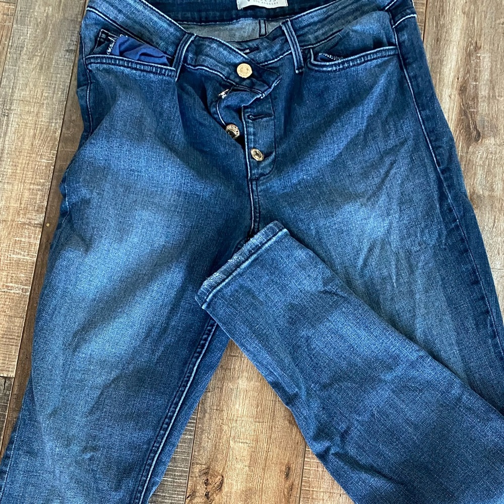 Mid wash Guess skinny Jean